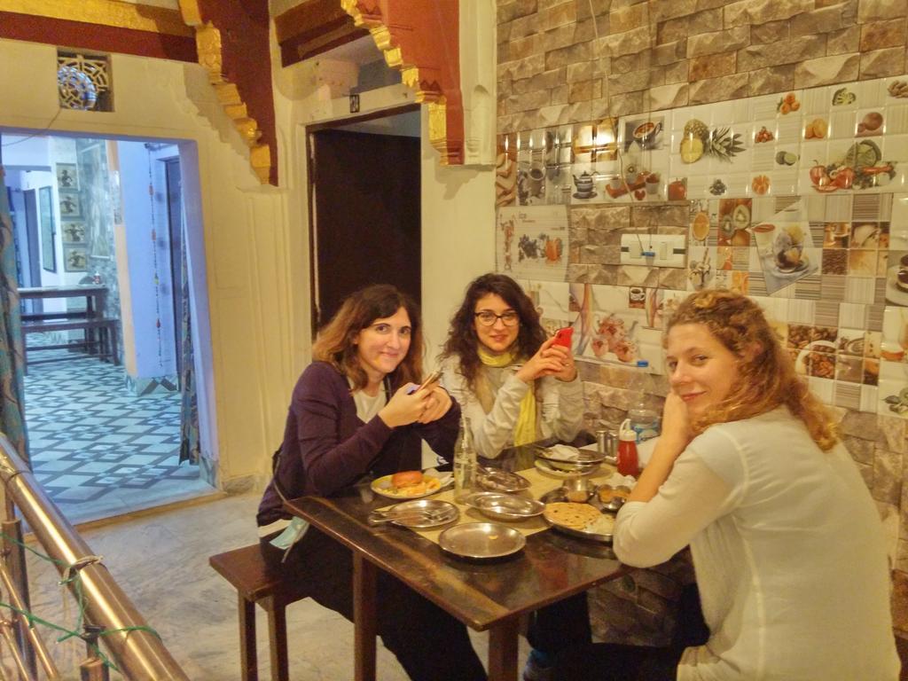 Kanha Paying Guest House Varanasi Exterior foto