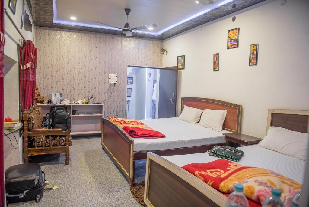 Kanha Paying Guest House Varanasi Exterior foto