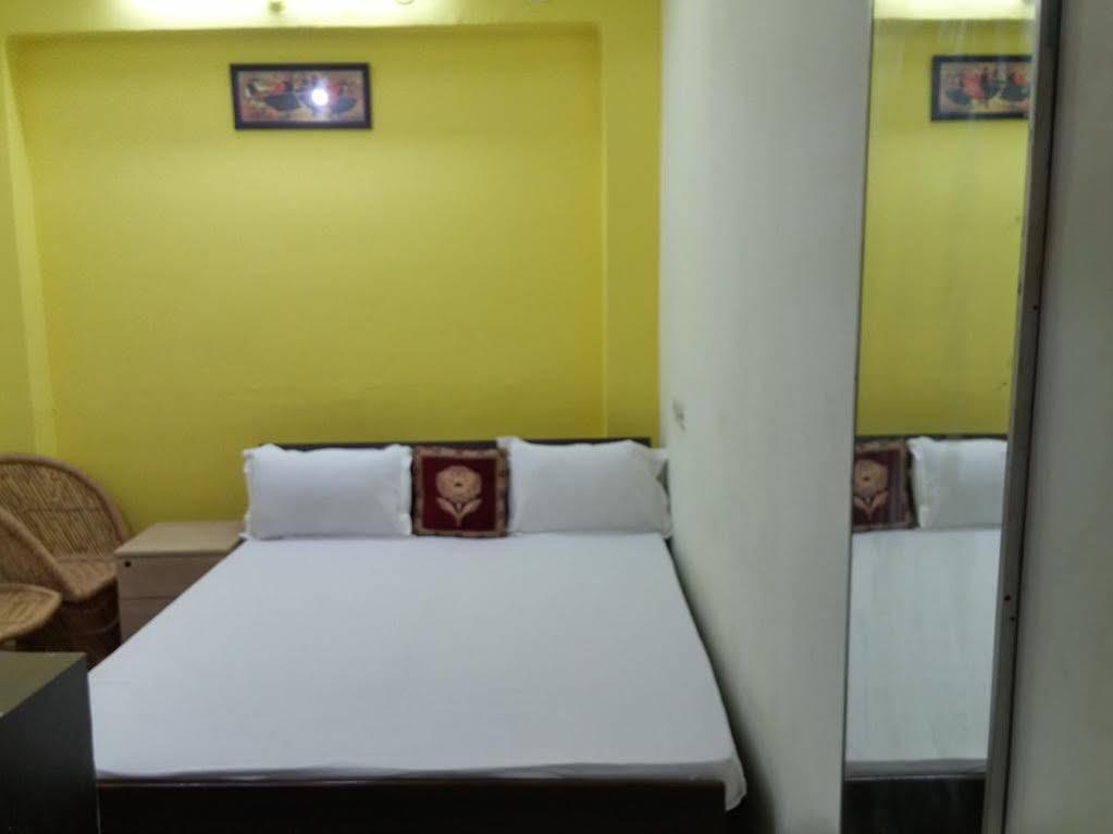 Kanha Paying Guest House Varanasi Exterior foto