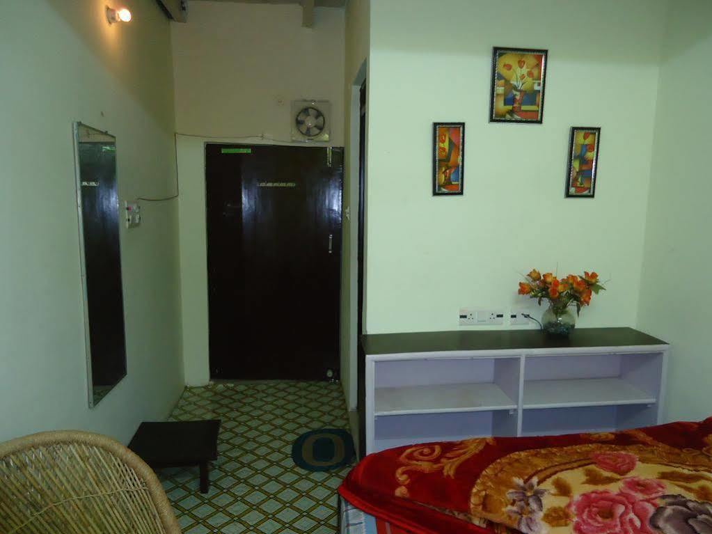 Kanha Paying Guest House Varanasi Exterior foto