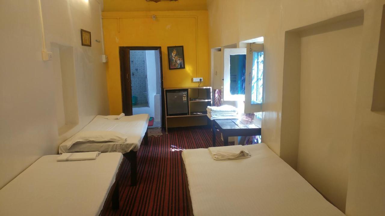 Kanha Paying Guest House Varanasi Exterior foto